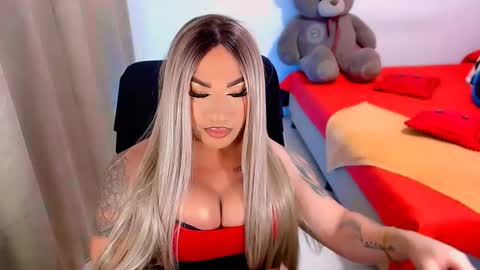 Snapshot of valentinaxqueen chatting on March 1, 11:15 pm    online show from March 1, 11:15 pm