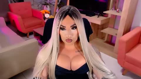 Snapshot of valentinaxqueen chatting on March 10, 10:45 pm    online show from March 10, 10:45 pm