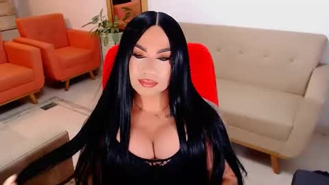 Snapshot of valentinaxqueen chatting on October 12, 2:25 am    online show from October 12, 2:25 am