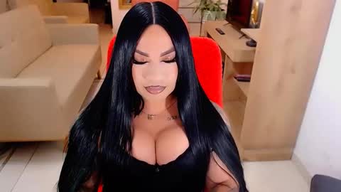 Snapshot of valentinaxqueen chatting on October 16, 2:23 am    online show from October 16, 2:23 am