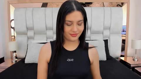 valerycooper23 online show from December 14, 8:15 pm