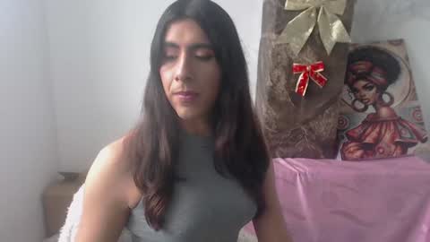 Ariana  Forero ----- independet model online show from January 23, 7:07 pm
