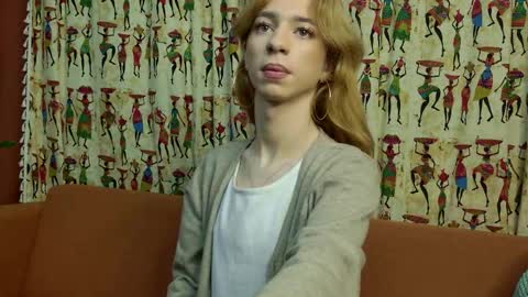 Snapshot of vanessa__ray chatting on October 25, 3:18 pm Vanessa online show from October 25, 3:18 pm