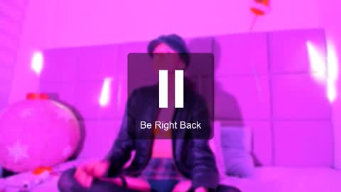 vannellope_96 online show from January 17, 9:22 pm