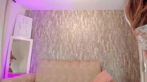 Miss Veronica dussan  Tw Veronicasm     IG Ashveronica  online show from June 2, 12:56 am