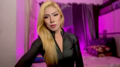 vialova online show from July 16, 9:10 pm