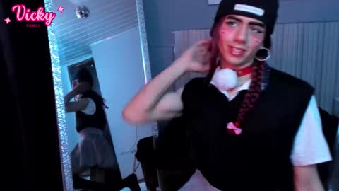  Vicky  online show from February 13, 3:19 pm