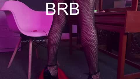Snapshot of vicky_hot_x chatting on January 26, 2:03 am        online show from January 26, 2:03 am