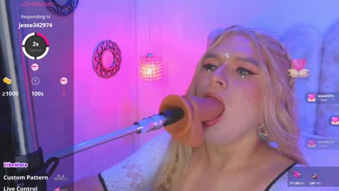 Snapshot of vicky_hot_x chatting on February 2, 1:34 am        online show from February 2, 1:34 am