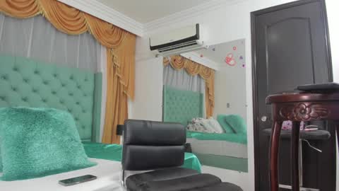 victoria_sweets_ online show from January 31, 10:52 pm