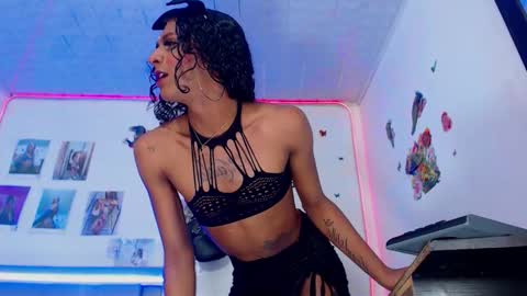 violetaconny online show from February 20, 5:03 am