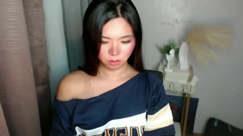 voganmarie online show from June 16, 1:41 am