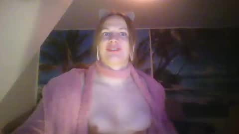 Emilia inst  online show from January 1, 10:46 pm