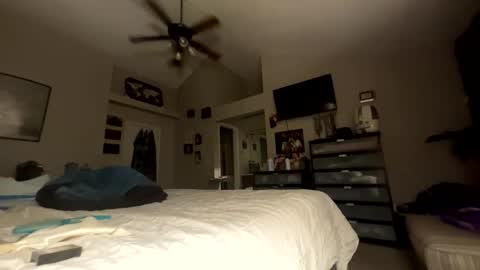 Whisper online show from November 17, 6:02 am