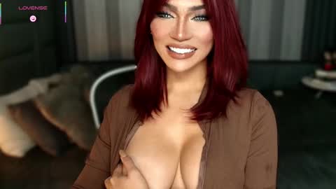 Julia online show from December 3, 2:27 am