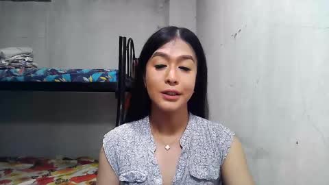 Snapshot of xasianbigcumx chatting on December 18, 12:54 am xasianbigcumx online show from December 18, 12:54 am