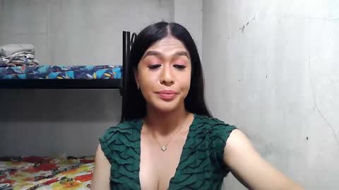 Snapshot of xasianbigcumx chatting on December 19, 12:13 am xasianbigcumx online show from December 19, 12:13 am