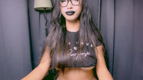 Lara online show from December 4, 10:35 pm