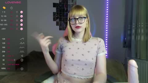 Snapshot of xxx_pretty_xxx chatting on December 14, 2:23 am Pretty online show from December 14, 2:23 am