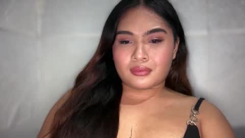 yllana love online show from December 17, 2:00 pm