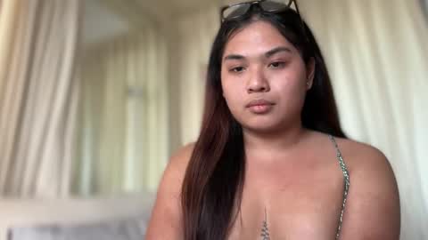 yllana love online show from March 15, 8:28 am