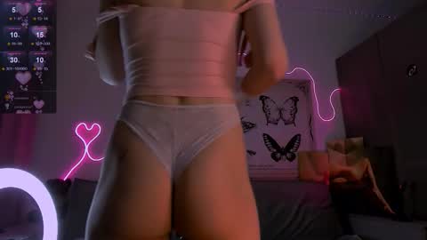 Mikaella - Mika online show from January 14, 11:36 pm