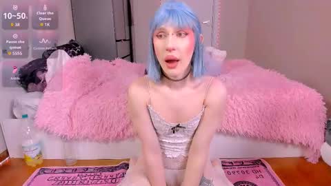 Mikaella - Mika online show from February 23, 9:51 pm