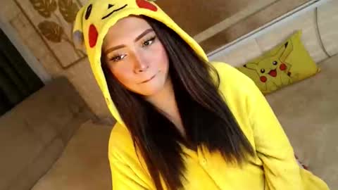 JEN  online show from December 21, 11:38 am