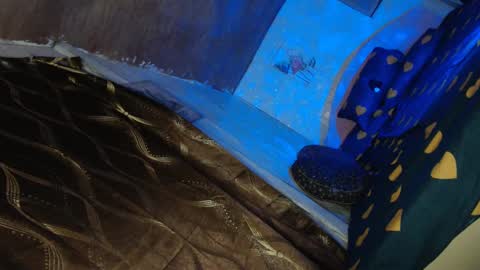 Snapshot of yourlittle_angel69 chatting on December 30, 5:04 am angel online show from December 30, 5:04 am