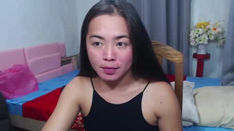 Snapshot of yournewgirldiane chatting on January 12, 11:28 am BigCockTsMistress online show from January 12, 11:28 am