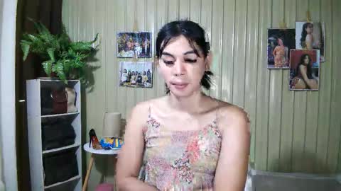 yoursubmissive_larah online show from February 15, 5:47 am