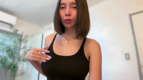 YowgineTheGreat online show from April 26, 6:22 am
