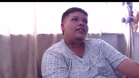 yul and val couple online show from December 14, 8:26 pm