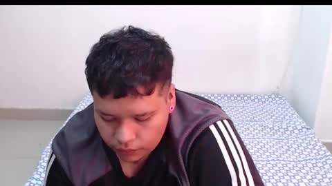 yul and val couple online show from December 18, 5:07 pm