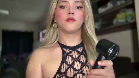 Miss Cali online show from November 28, 10:00 pm