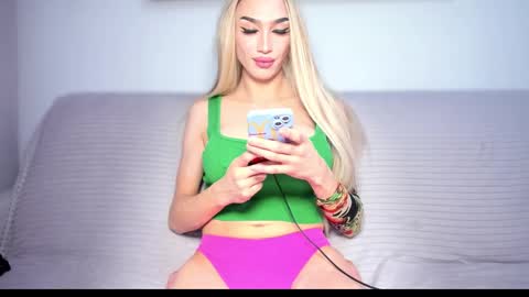 ZARINA online show from February 13, 3:01 am