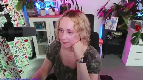 Zoey Ryan online show from November 11, 6:32 pm