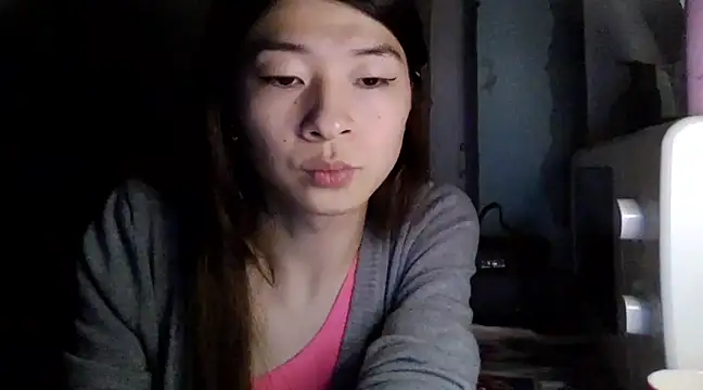 CarlyJoy online show from March 7, 6:04 pm