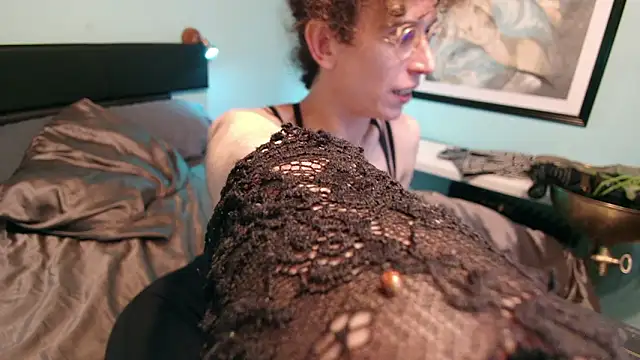 Prxscillia Tx online show from February 7, 7:20 pm