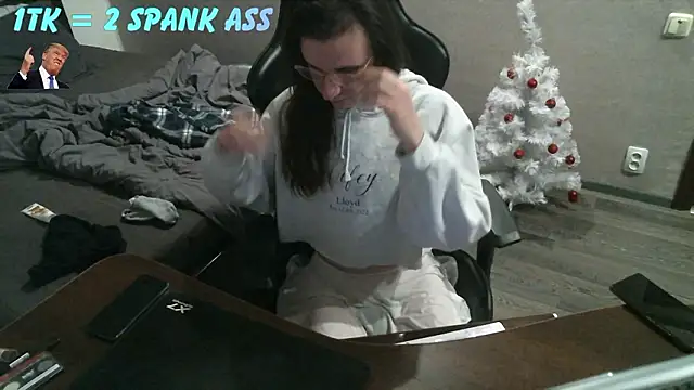 izilizi 23 online show from February 3, 6:13 pm