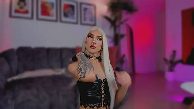 Taylor  foxxx online show from November 18, 6:02 am