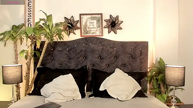 candy canne   online show from February 21, 5:31 pm