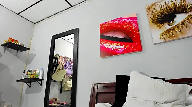 Snapshot of aleziiacam chatting on January 27, 3:47 am aleziiacam online show from January 27, 3:47 am