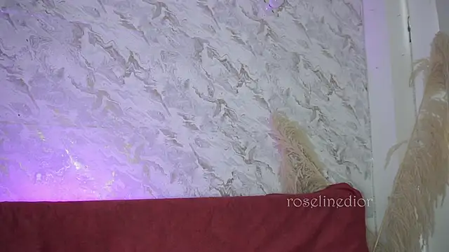 roselinedior online show from December 5, 1:50 pm