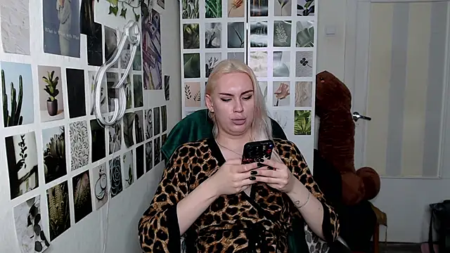 CapriScorpion online show from October 10, 1:23 pm