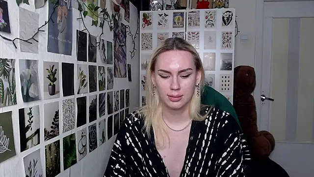 CapriScorpion online show from February 4, 1:49 pm