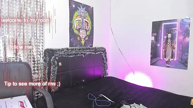 Snapshot of Megan_Miles02 chatting on December 7, 9:28 pm Megan Miles02 online show from December 7, 9:28 pm