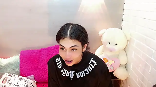 Daniela Pink  online show from November 10, 7:37 pm