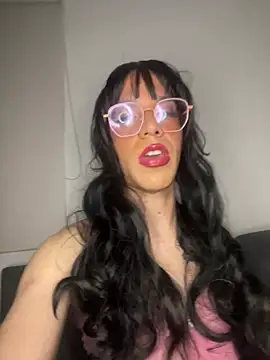 Snapshot of danielagh29 chatting on January 6, 2:37 am danielagh29 online show from January 6, 2:37 am