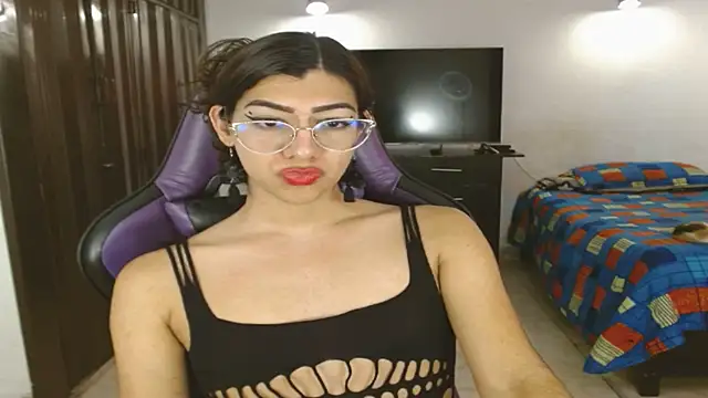 engielphoenis14 online show from June 14, 1:12 pm